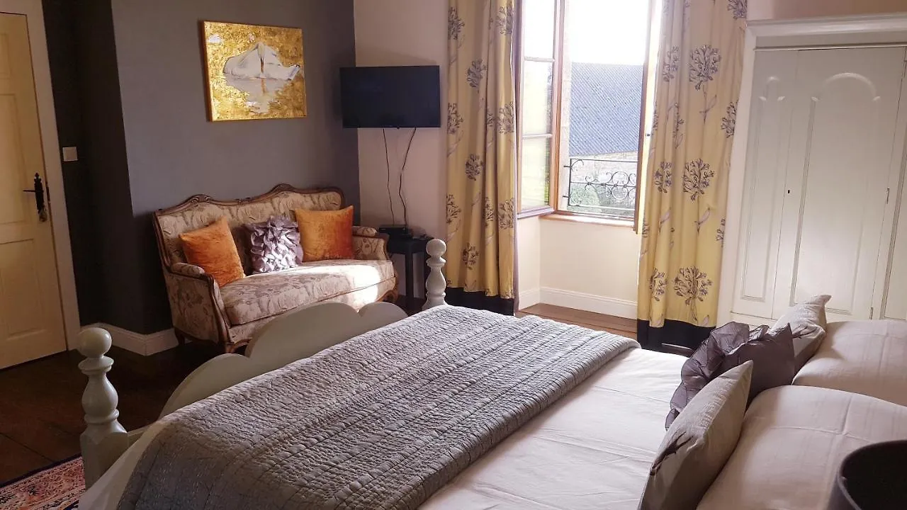 Ty Gorre Ker Bed & Breakfast Cast